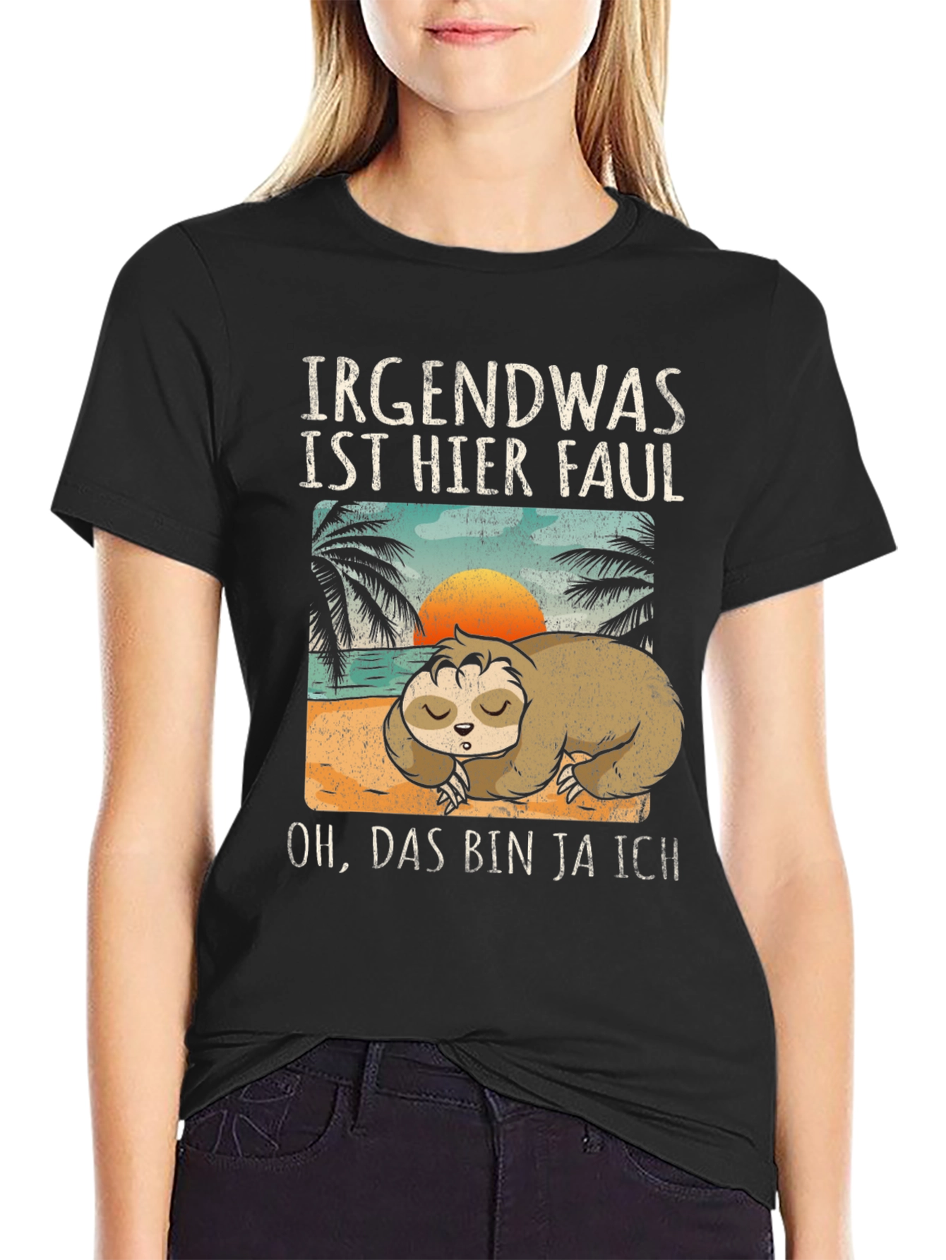 Funny Sloth Graphic Tee - Irgendwas Ist Hier Faul