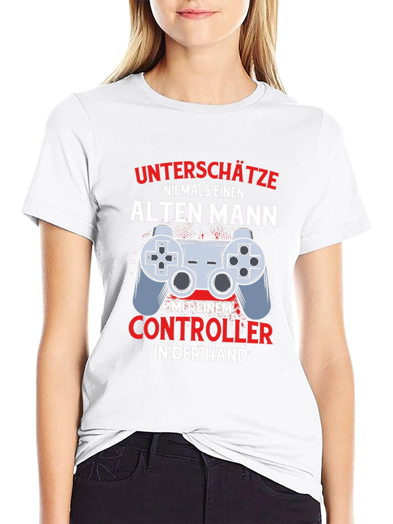 Gamer T-Shirt - Never Underestimate An Old Man With a Controller