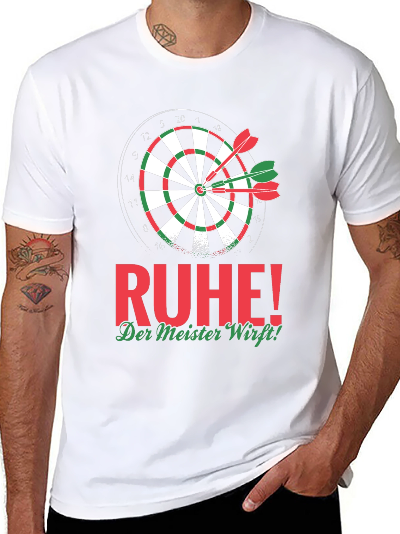 Darts Player T-Shirt - Ruhe! Der Meister Wirft! Design