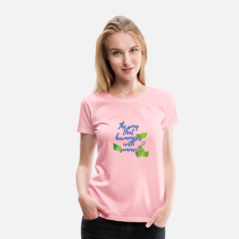 Look at the classic summer t-shirt