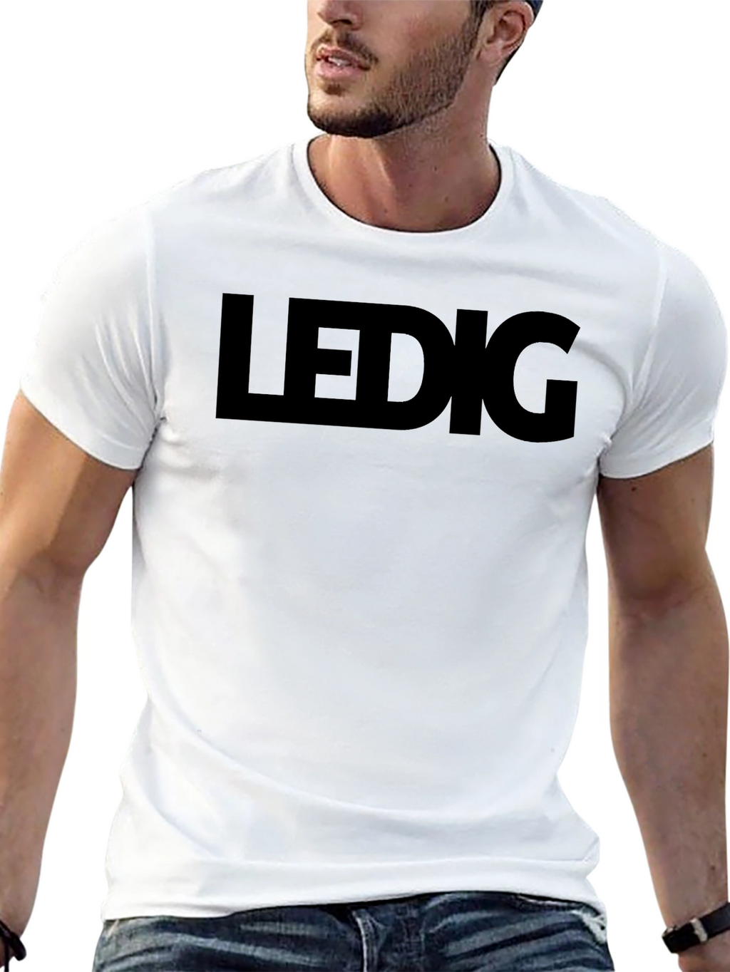 Ledig Black Graphic Tee - Stylish Mens T-Shirt