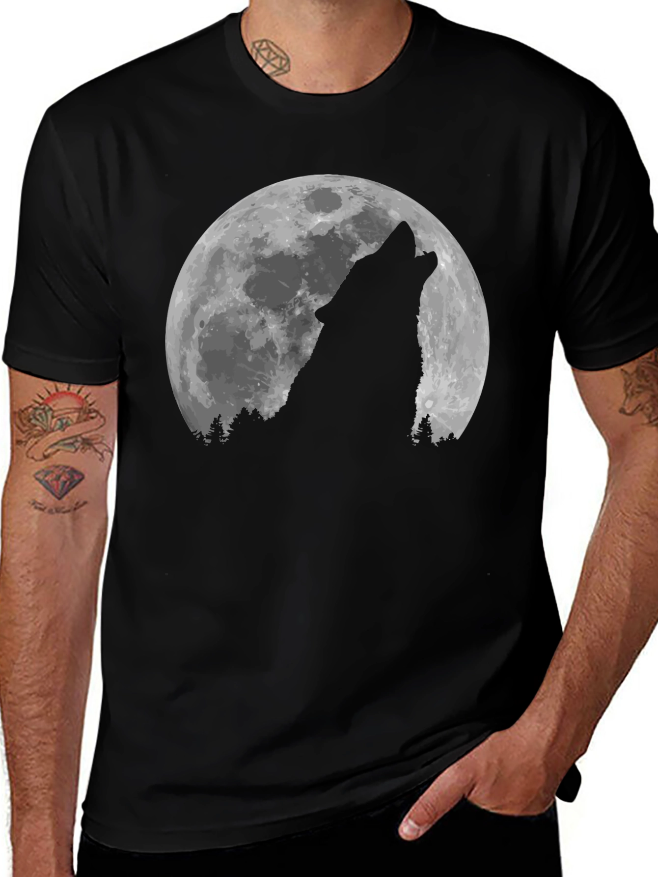 Wolf Howling at the Moon Graphic T-Shirt